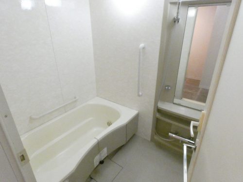 一日の疲れを癒すための心地よいバスタイムを演出する浴室はゆとりある1418サイズを採用！