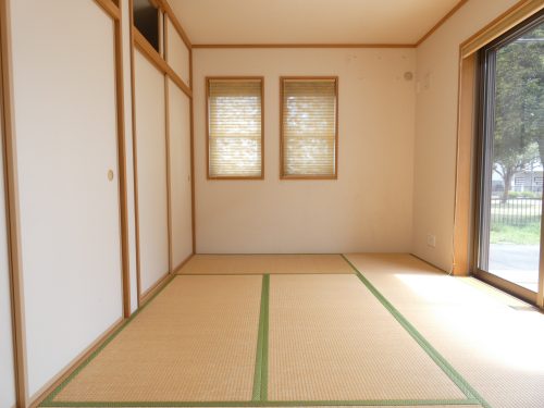 柔らかい畳の敷かれた和室はゆっくりくつろげるお昼寝スペース♪客間としても利用できます！(寝室)